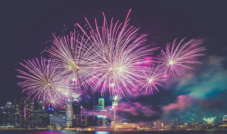 Avalanche Eyes 30% Rally Amid Cup-And-Handle Pattern Breakout