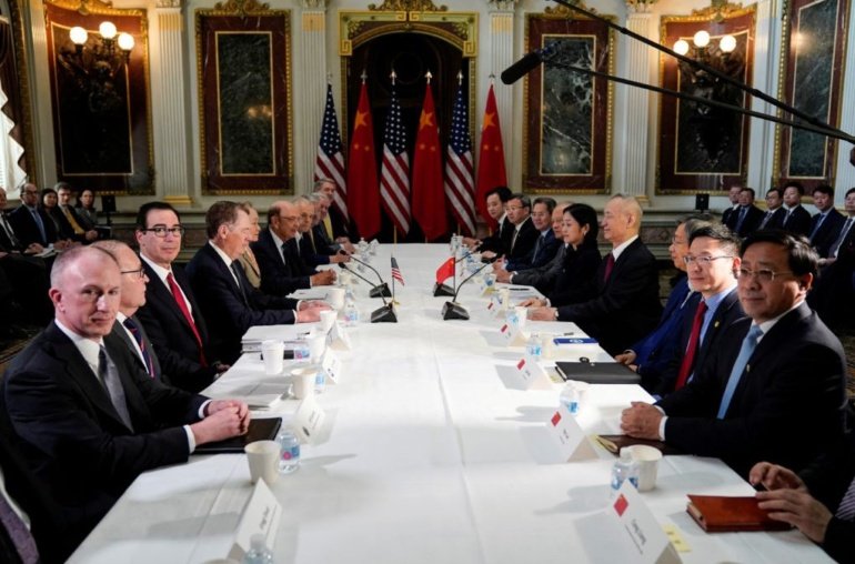 China Chooses US Trade, Weakens Russia’s De-Dollarization Push