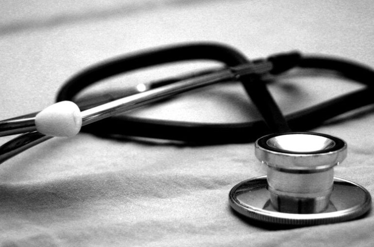 Coinbase CEO’s Biotech Firm Gets 0M to Fight Aging With AI, Genomics