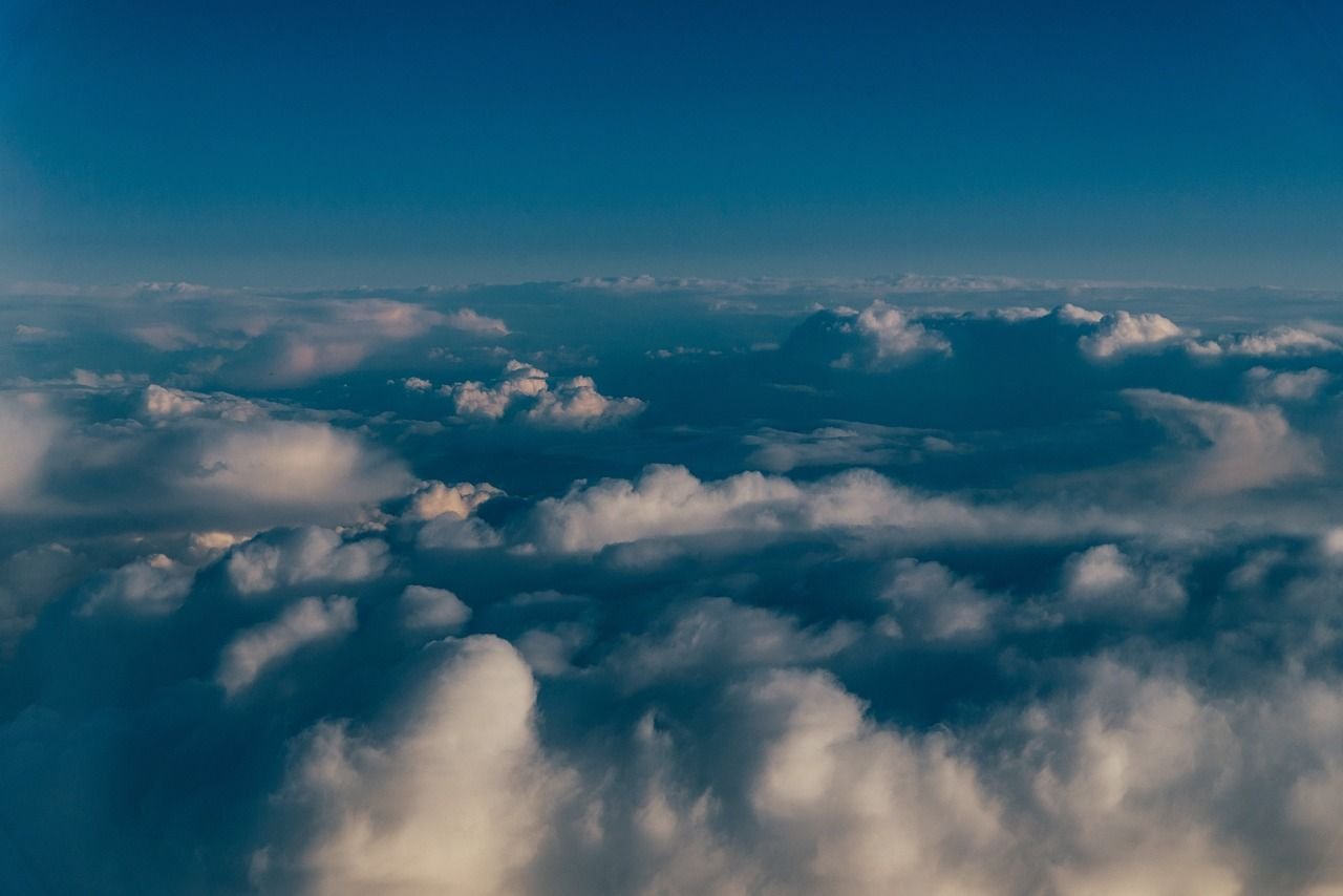 DOGE, XRP, ETH, SOL Follow Bitcoin (BTC) Through the ‘Cloud’ as Altcoin Momentum Builds