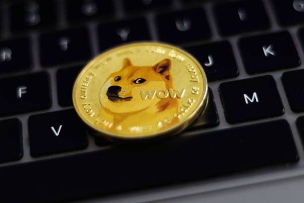 Dogecoin On The Verge Of A Crucial Breakout, Analyst Eyes alt=