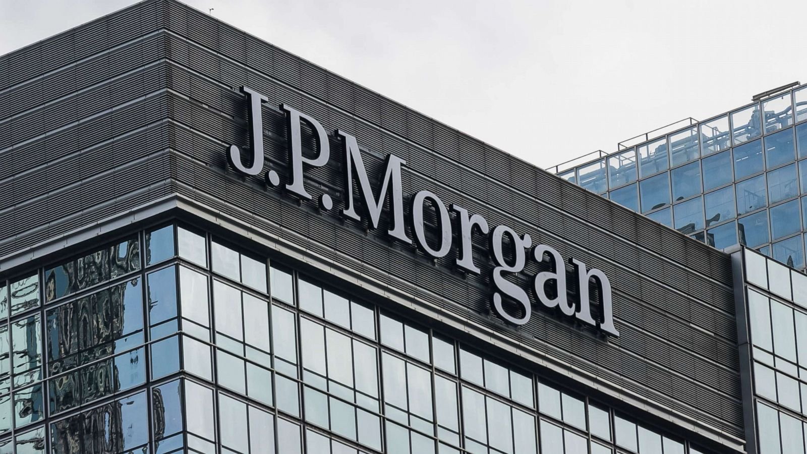 JP Morgan Stock Price Prediction: Should You Buy JPM?
