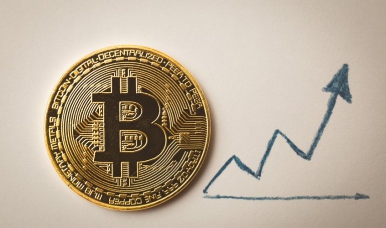 JPMorgan Predicts Bitcoin to Outperform Gold in H2 2025 Driven by Institutional Adoption