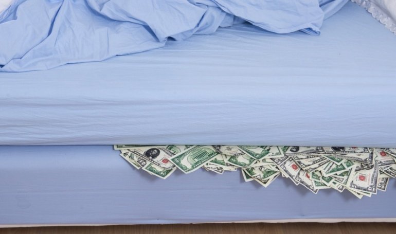 Kiwis Want High Returns But 70% Keep Cash Under the Mattress