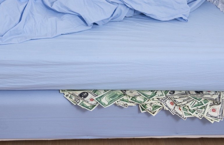 Kiwis Want High Returns But 70% Keep Cash Under the Mattress