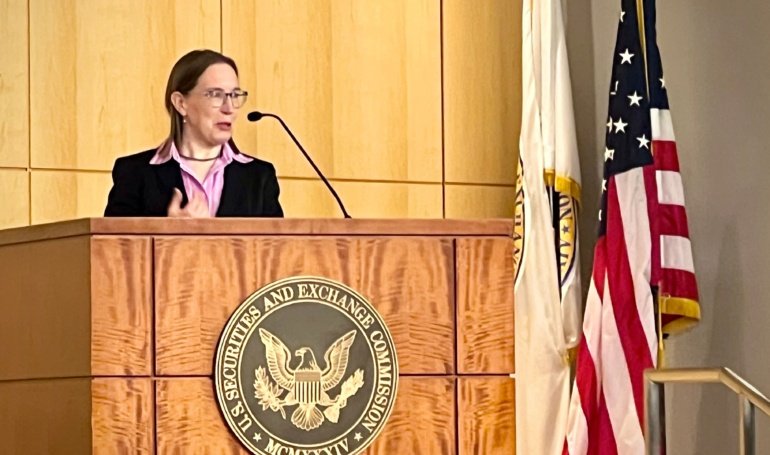 SEC’s Peirce Tells Crypto Industry Not to Beg for Bailouts