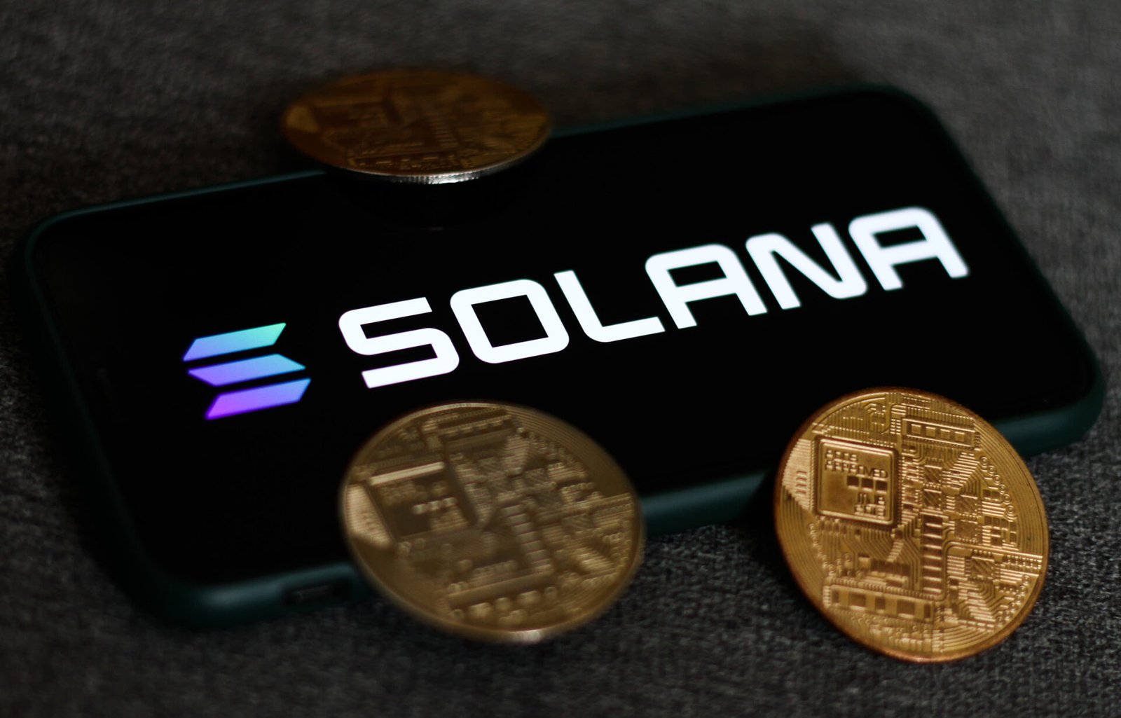 Solana Network Revenue Hits 3-Week High as SOL Eyes 0