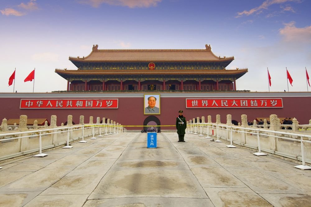 Tariff Cut Lifts BTC Price as Options, Futures Position for Further Gains