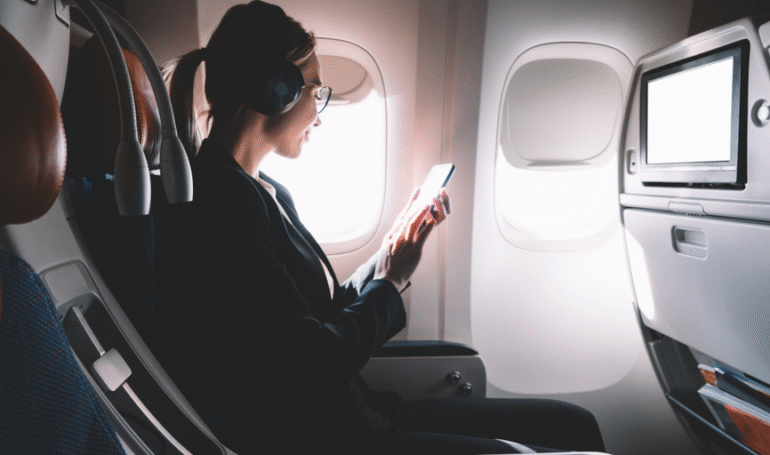 This Clever Google Messages Trick Lets You Use AI on Flights Without Paying Wi-Fi Fees