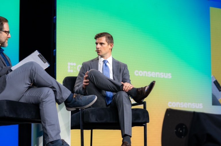 Trump Still on Track to Sign Crypto Legislation by August, White House’s Bo Hines Says