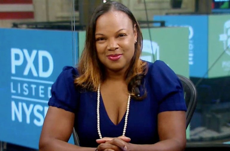 U.S. CFTC’s Johnson Says She’ll Also Exit, Leaving an Empty House for Incoming Chair