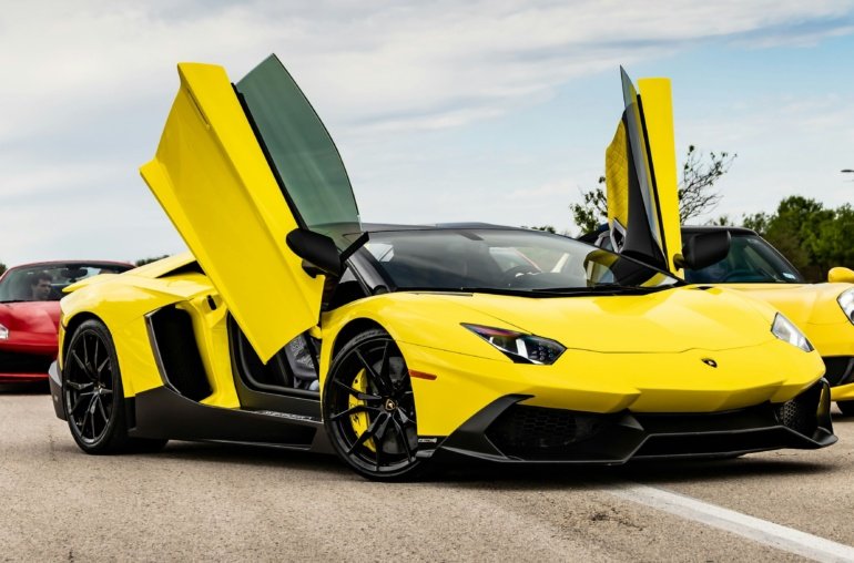 Wall Street Joins BTC Rally With Toyotas While Retail Crashes Their Lambos