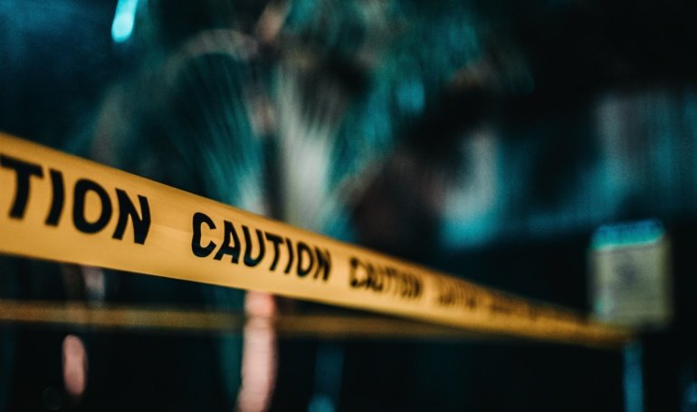 Bitcoin Shrugs Off Fed, Mideast War, but Derivatives Flash Caution