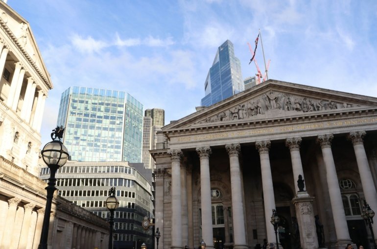 Bitcoin’s Next Big Buyer? Saylor Points To Bank Of England