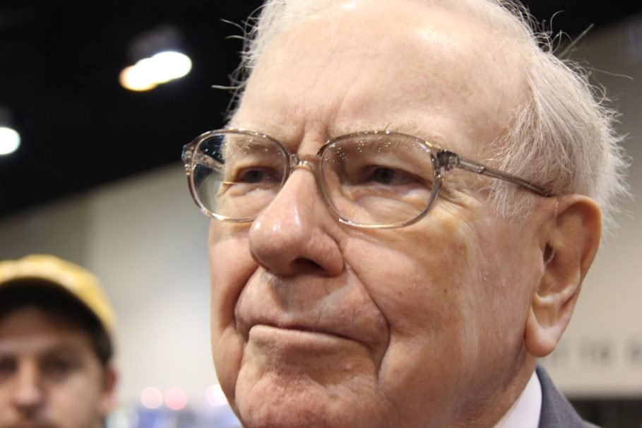 Buffett Dumps BoA for Stock That Soared 7,700%