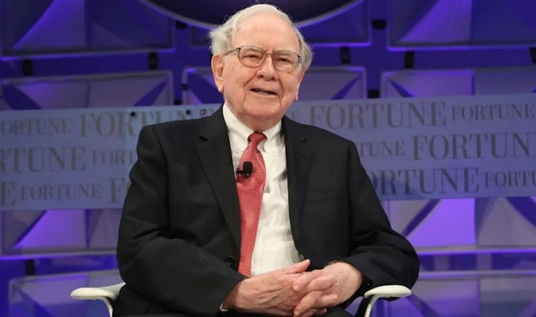 Buffett Predicts Home Price Cuts as Sellers Start to Panic