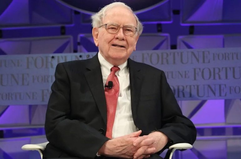 Buffett Predicts Home Price Cuts as Sellers Start to Panic