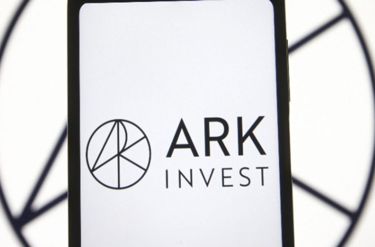 Buys 3M Stake in Circle