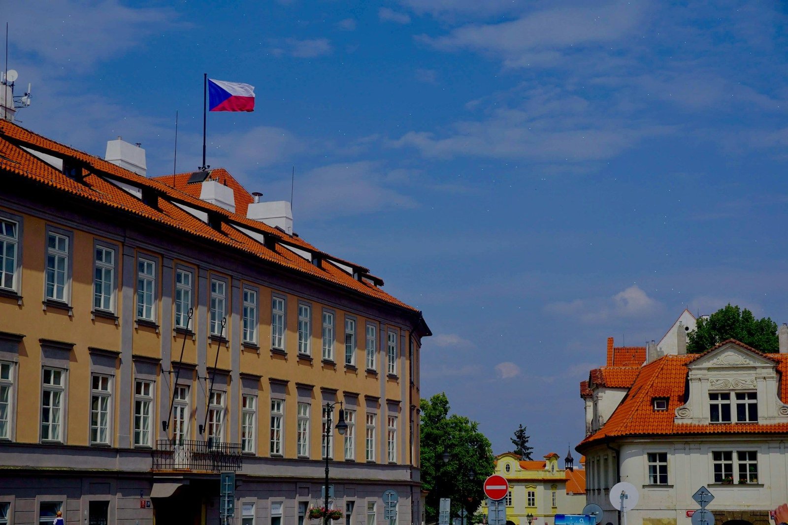 Czech Government Survives No-Confidence Vote Over M Bitcoin Donation