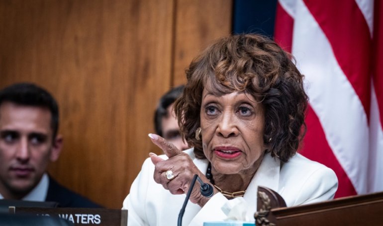 Dems Say They’re Blocked From Info on Verge of Crypto Market Structure Bill Hearings