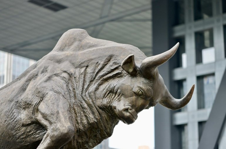 Ether Zooms 7%, Dogecoin Leads Majors Gains Amid Bitcoin Euphoria