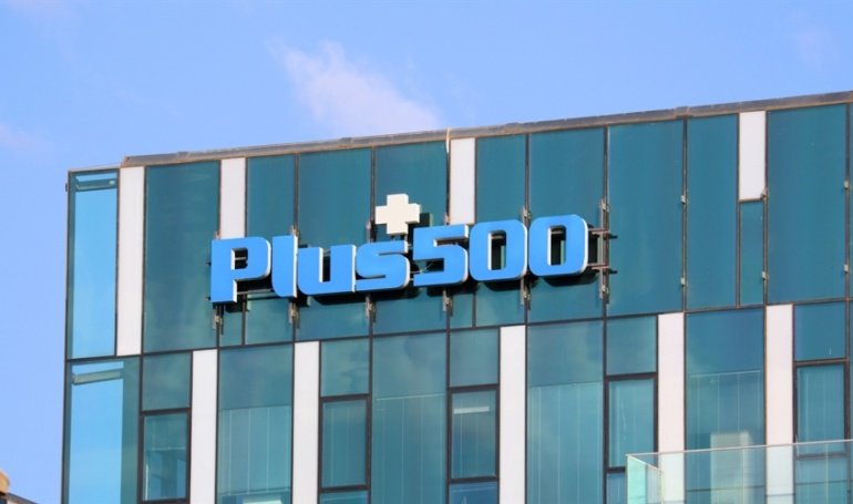 Plus500 Gains Canadian Licence: Plans to Offer OTC Products Locally