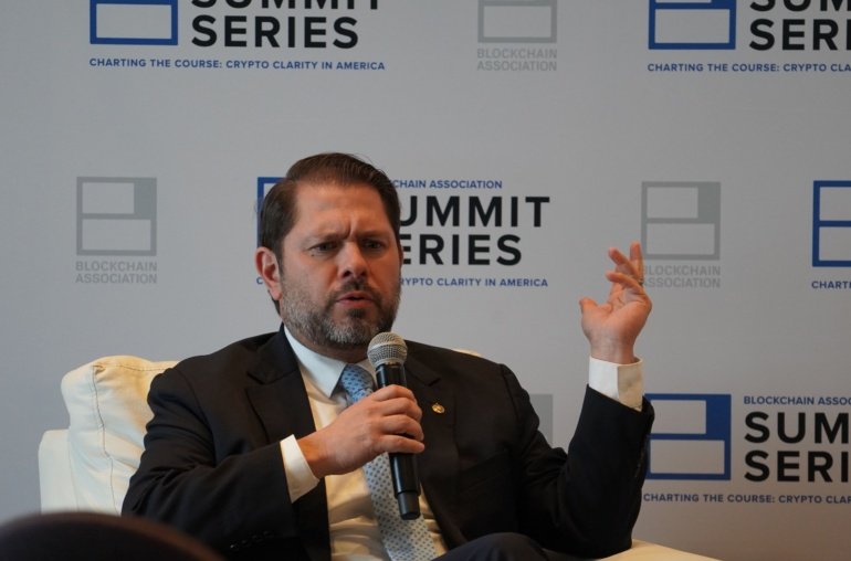 Senate Stablecoin Bill Likely to Win Massive Bipartisan Support, Dem Lawmaker Says