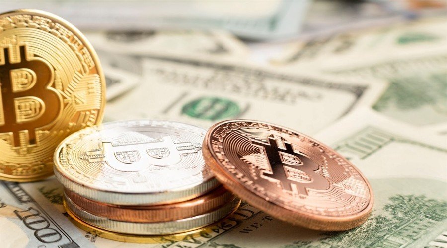 This Analyst Cites Strait of Hormuz Crisis as Key Driver Behind Bitcoin’s 0K Breakdown