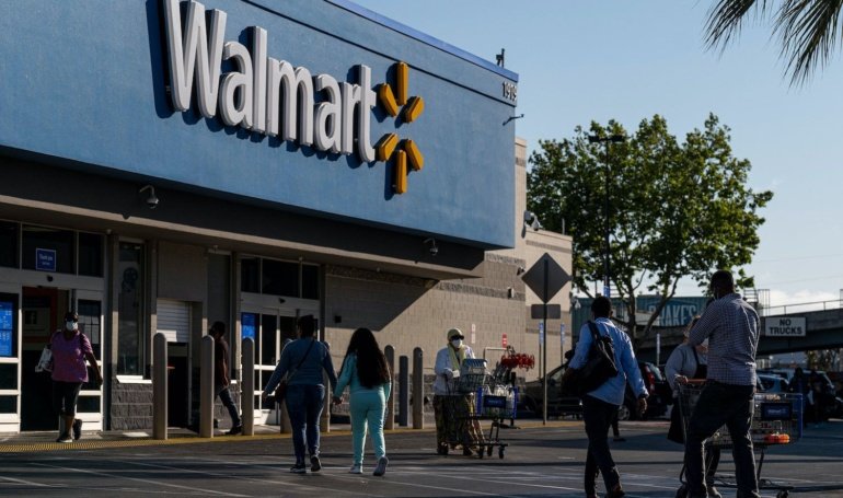 Walmart, Amazon Are Coming for Traditional Payments, Mull Dollar-Pegged Stablecoins in the U.S.