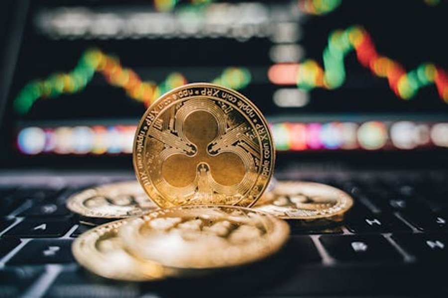 XRP Builds Pressure Below  As RSI Breakdown Signals Imminent Move