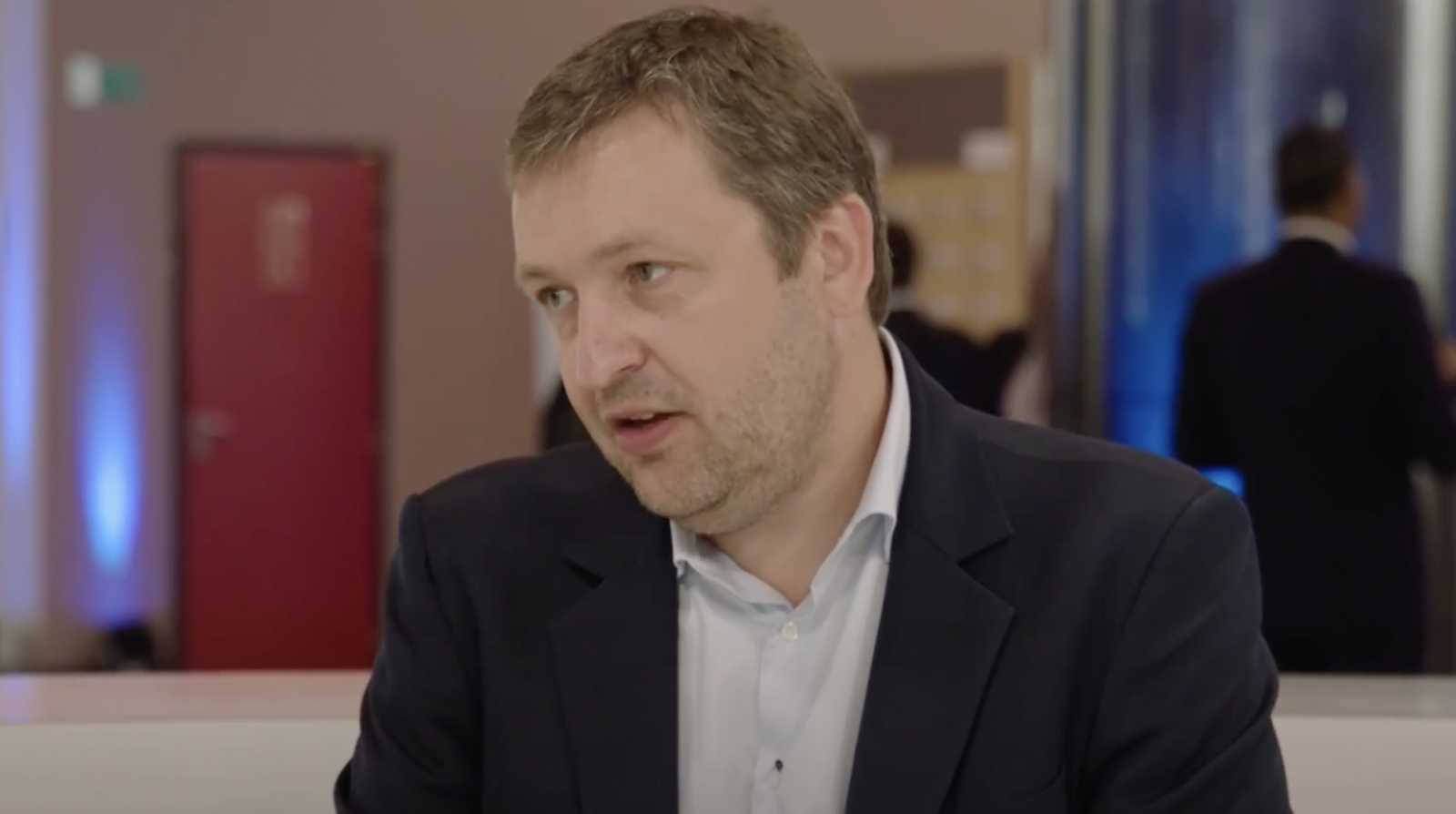 XRP’s Valuation Questioned by Legendary Poker Player