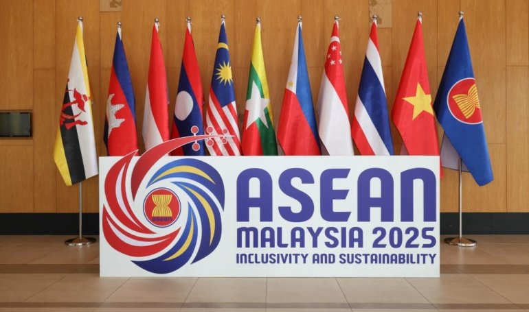 ASEAN Nations Avoiding the US Dollar, Says Malaysia’s PM