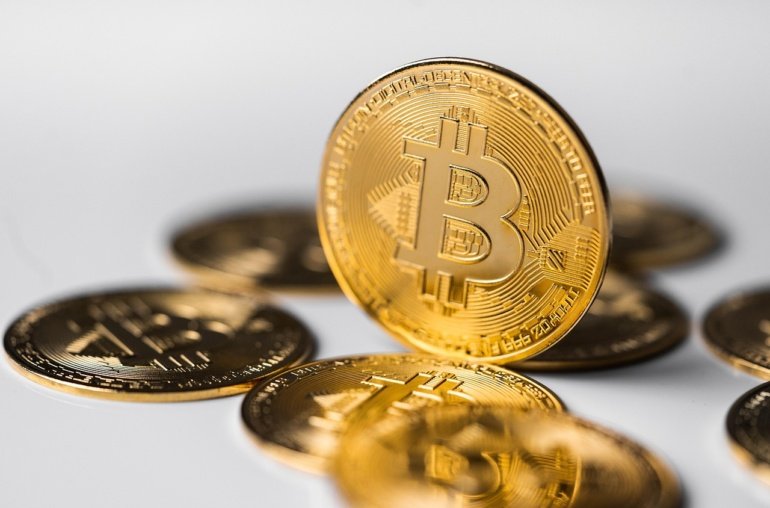 Bitcoin Ignites Intraday Optimism With A Step Past 9,000 Threshold