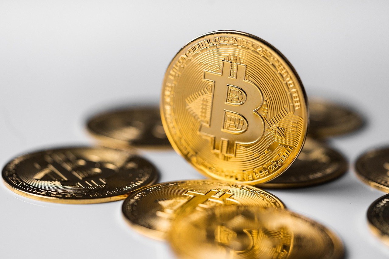 Bitcoin Ignites Intraday Optimism With A Step Past 9,000 Threshold