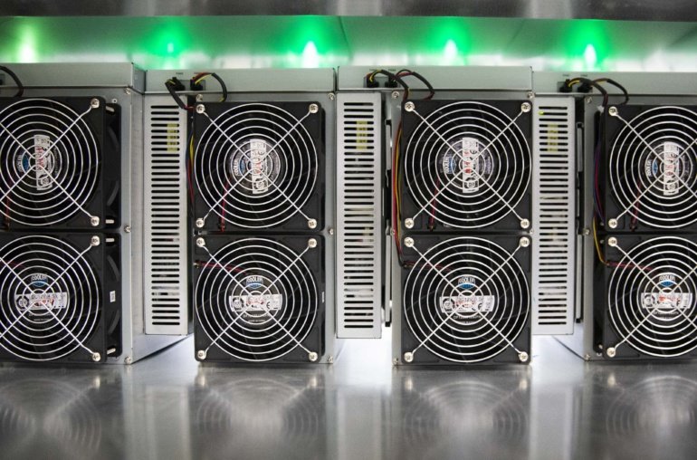 Bitcoin Miner IREN (IREN) Achieves 50 EH/s Midyear Hashrate Target, Eyes AI Expansion