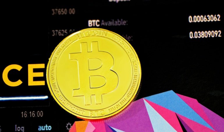 Bitcoin Uptrend Intact, But Binance Activity Warns Of Short-Term Pullback