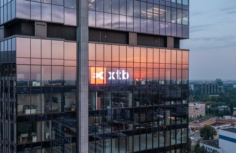 CMC Markets Signals Tokenized Asset Plans, Axi Debuts Institutional Liquidity Offering