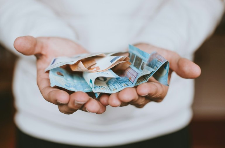 Crypto Hacker Returns Funds From M GMX Exploit