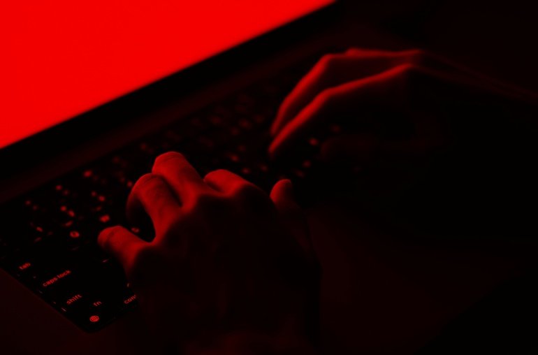 Decentralized Exchange GMX Exploited for M, Offers Hacker 10% White Hat Bounty