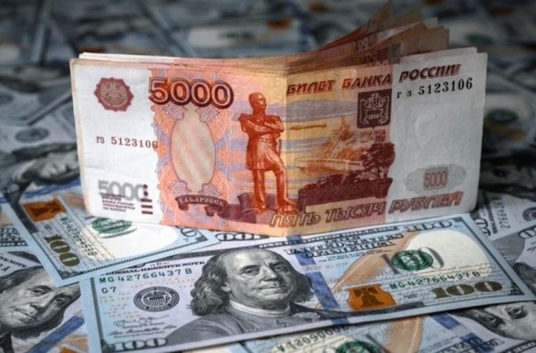 Despite US Sanctions, Rouble Crushes the Dollar with 45% Gain