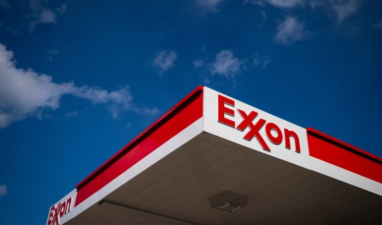 Exxon Mobil (XOM) Stock Climbs 6% in One Month: 5 in Sight?