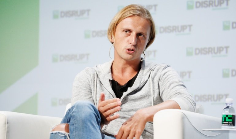 Revolut Seeks B in New Funding at B Valuation: FT