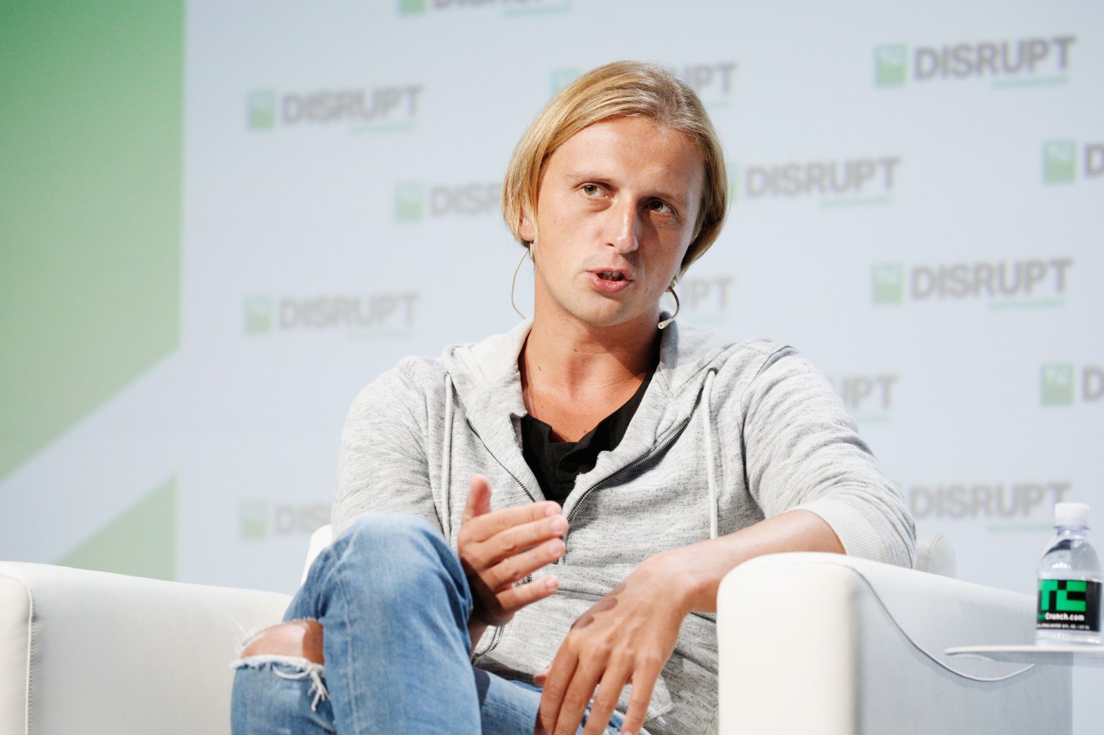 Revolut Seeks B in New Funding at B Valuation: FT