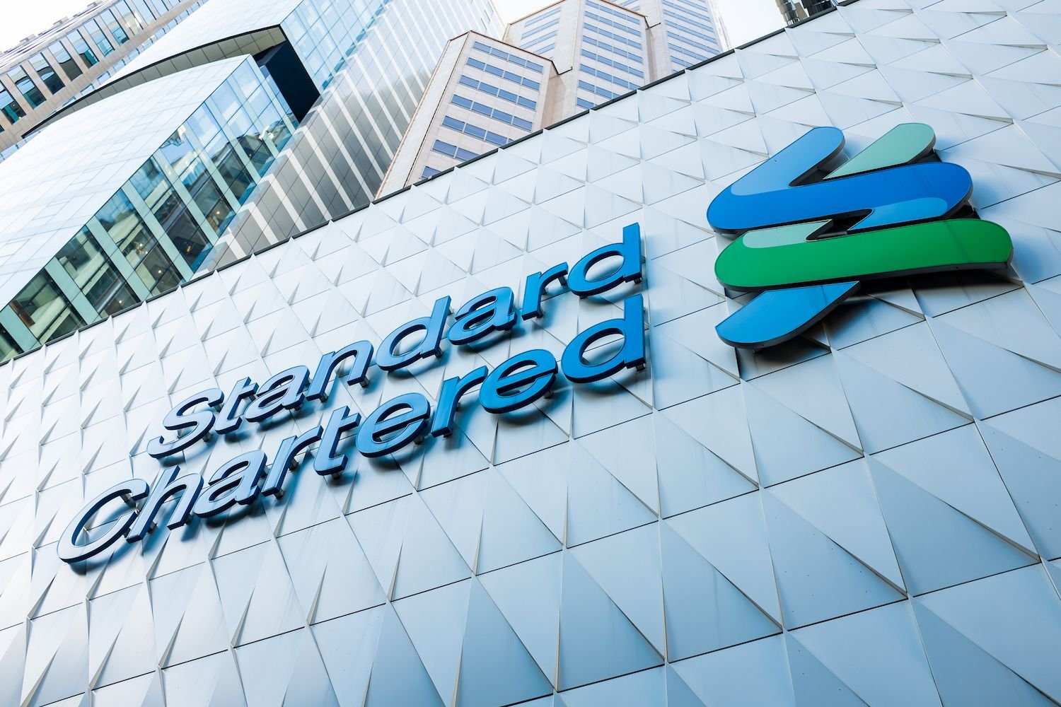 Standard Chartered Says It’s the First Global Bank to Offer Spot Bitcoin and Ether Trading