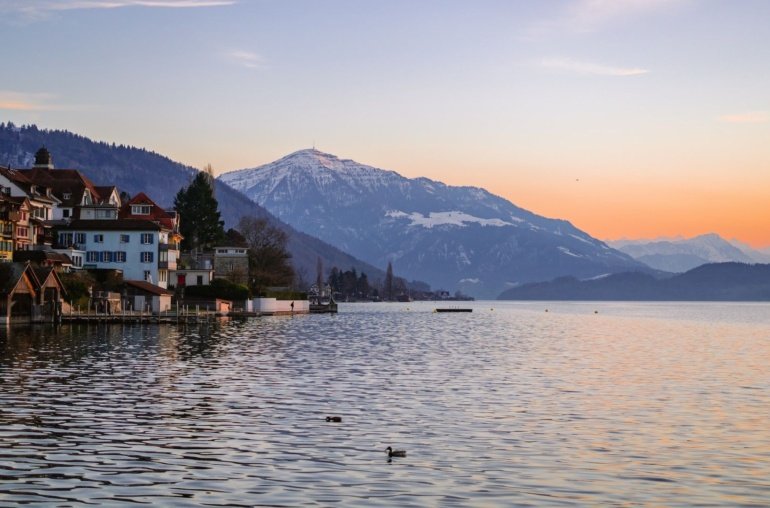 Swiss Crypto Bank AMINA First to Support RLUSD Stablecoin