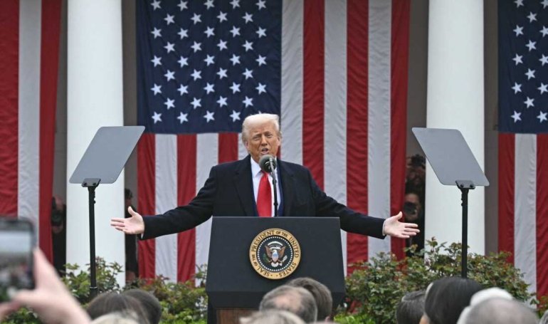 US President Trump Announces 25% Tariffs on Japan, South Korea