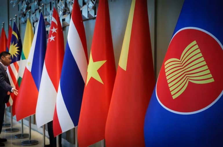 Why ASEAN Isn’t Using the US Dollar as Much Anymore