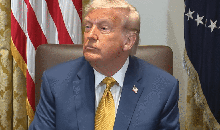 XRP Makes Trump’s Unspoken Crypto Top 5: Details