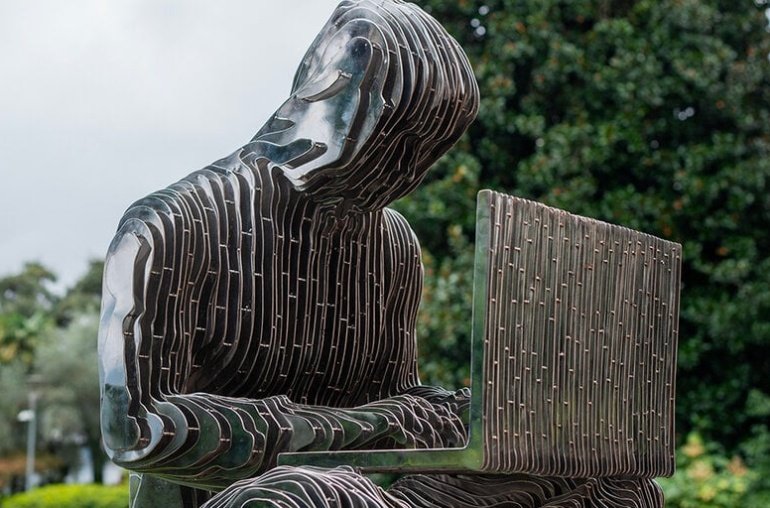 Bitcoin Creator Satoshi Nakamoto Statue Recovered from Lake Lugano After Vandalism