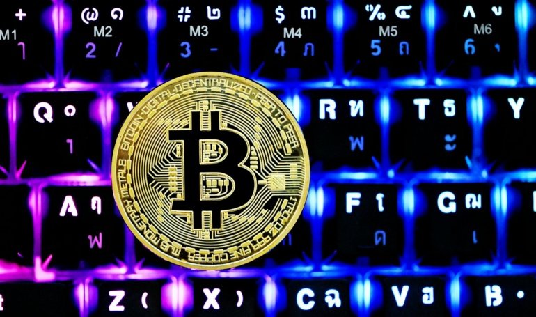 Bitcoin Falls Below 5,000 As Binance Buying Power Ratio Collapses